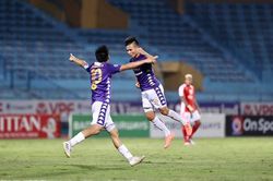 ĐIỂM NHẤN Hà Nội 5-1 TPHCM: Đẳng cấp Quang Hải, Thành Chung là tiền đạo 'xịn'