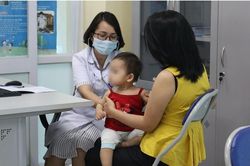 Những triệu chứng dễ nhầm lẫn giữa bạch hầu và viêm họng thông thường