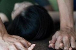 Bé gái tố bị bạn trai ép dùng ma túy rồi cưỡng hiếp