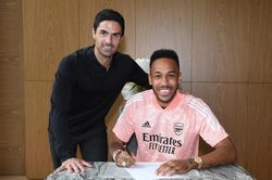 Aubameyang ký 3 năm Arsenal, lương cao nhất Ngoại hạng Anh