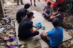 Một đối tượng truy nã bị bắt giữ khi đang đánh bạc tại Hà Nội