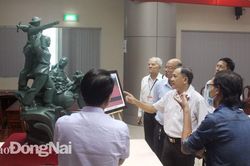 Xét chọn phác thảo tượng đài thanh niên xung phong