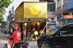 Hà Nội: Quầy bán bánh trung thu 'mọc lên như nấm' dọc vỉa hè, sân chung cư