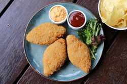 Nhìn qua tưởng bánh, lúc ăn mới ngạc nhiên hóa ra là cơm chiên kiểu Ấn Độ, ngon bất ngờ!