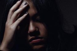 Nghe bạn gái của chồng trình bày một hồi, tôi thở dài đồng ý nhường chồng ngay lập tức vậy mà cô ta lại xin lỗi tôi rồi bỏ về