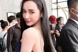'Gái một con' Nhã Phương khoe vai trần gợi cảm hút mắt
