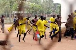 Hơn 200 tù nhân vượt ngục ở Uganda