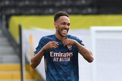 Top 10 cầu thủ hưởng lương cao nhất Premier League: Aubameyang 'vô đối'
