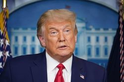Tổng thống Trump: Mỹ bắt đầu phân phối vaccine COVID-19 vào giữa tháng 10