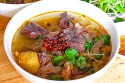 Loạt món ngon miền Trung hút khách ở TP.HCM