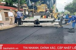 Thảm 8.177 m2 đường trong 8 tháng, phường trung tâm TP Hà Tĩnh 'hăng hái' làm thêm 8.120m2