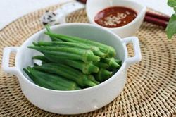 Tuyệt chiêu luộc đậu bắp không bị nhớt lại xanh mướt