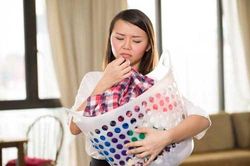 3 mẹo khử mùi hôi quần áo ẩm trong những ngày mưa nồm hiệu quả nhất