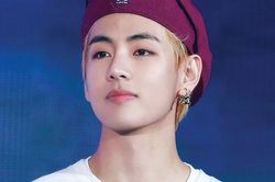 Weverse vô tình khiến ARMY lo lắng cho sức khỏe của V BTS