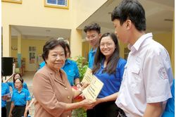 Tiếp sức đưa trẻ đến trường
