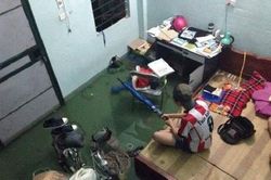 Hậu cơn bão số 5, sinh viên Đà Nẵng 'dở khóc dở cười' với cảnh tượng tại phòng trọ: Nước ngập tận giường, gió cuốn bay mái nhà