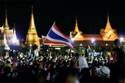 Biểu tình lớn đòi cải cách hiến pháp tiếp tục nổ ra ở Thái Lan