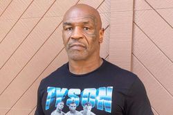 Mike Tyson quyết tâm trở lại võ đài