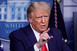 Bầu cử Mỹ: Trump và đảng Cộng hòa đang gặp vấn đề tại các bang chiến trường