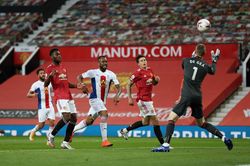 MU thua muối mặt: Thảm họa Old Trafford