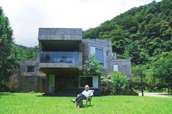 Câu chuyện phía sau căn biệt thự xây từ thung lũng 22.000m2