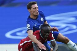 'Christensen hoảng hốt khi thấy Kepa trong khung thành'
