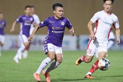 Quang Hải tỏa sáng nhờ đôi giày đặc biệt