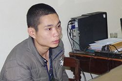 Dùng dao gấp đâm 3 người thương vong vì đi xe máy bấm còi, nháy đèn
