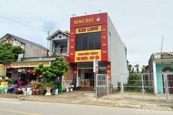Nam sinh lớp 9 giả gái, đột nhập tiệm vàng lấy tài sản