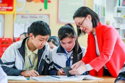 Cho sử dụng điện thoại trong lớp, giáo viên lo 'lệch pha' với học trò
