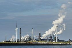 Nhóm 1% người giàu nhất thải khí carbon gấp đôi 50% dân số thế giới