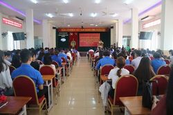 Bồi dưỡng kết nạp Đảng cho 330 sinh viên, học sinh