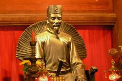 Thầy giáo Việt có 3 học trò từ nông dân thành đế vương