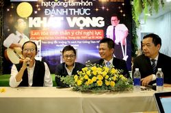 Tặng 6.000 cuốn sách cho 30 trường tại TP.HCM