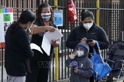 Học sinh công lập thành phố New York bắt đầu trở lại trường học
