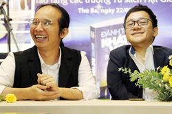 Diễn giả Sơn Lâm, nhạc sĩ khiếm thị Hà Chương 'đánh thức khát vọng' cho giới trẻ