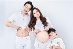 Gia đình ca sĩ Thu Thủy vỡ òa hạnh phúc đón công chúa nhỏ xinh xắn chào đời