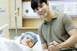 Ca sĩ Thu Thủy sinh con gái