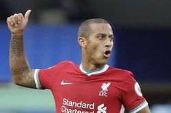 Chỉ một pha bóng, Thiago chứng tỏ là lựa chọn hoàn hảo với Klopp và Liverpool