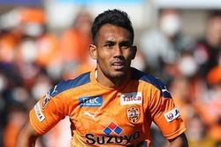 Dangda ghi bàn thứ 3 tại J1 League