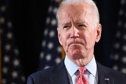 Nền kinh tế Mỹ sẽ ra sao nếu ông Biden thắng ông Trump?