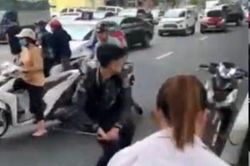 Va quệt thai phụ, nhóm thanh niên đập xe người can ngăn