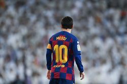Messi sắp xô đổ kỷ lục 'vô tiền khoáng hậu' của Xavi, Giggs và 'vua bóng đá' Pele