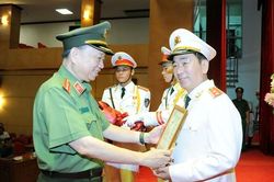 Thứ trưởng Bộ Công an Trần Quốc Tỏ được thăng hàm Trung tướng