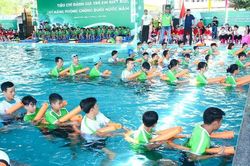 Tỷ lệ đuối nước ở trẻ em tăng cao: Trách nhiệm thuộc về ai?