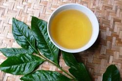 Cách giảm cân nhanh hơn đi hút mỡ thẩm mỹ chỉ với trà xanh