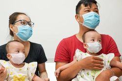 Trúc Nhi - Diệu Nhi sắp được về nhà sau hơn 2 tháng mổ tách dính