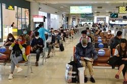Hà Nội hướng dẫn kiểm tra y tế với người nước ngoài nhập cảnh
