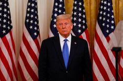 Trump từ chối cam kết chuyển giao quyền lực 'hòa bình' nếu thất cử