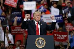 Ông Trump từ chối cam kết chuyển giao quyền lực trong 'hòa bình'nếu thất cử
